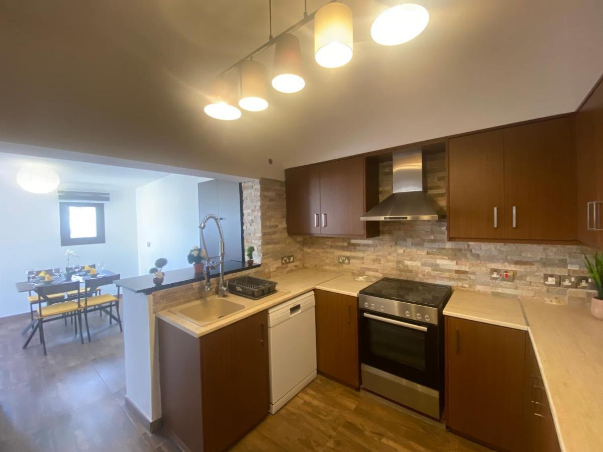 Philip Spacious Apartment Limassol Exterior foto